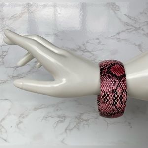 Women's Fashion Jewelry Pink Animal Print Chunky Bracelet One Size
